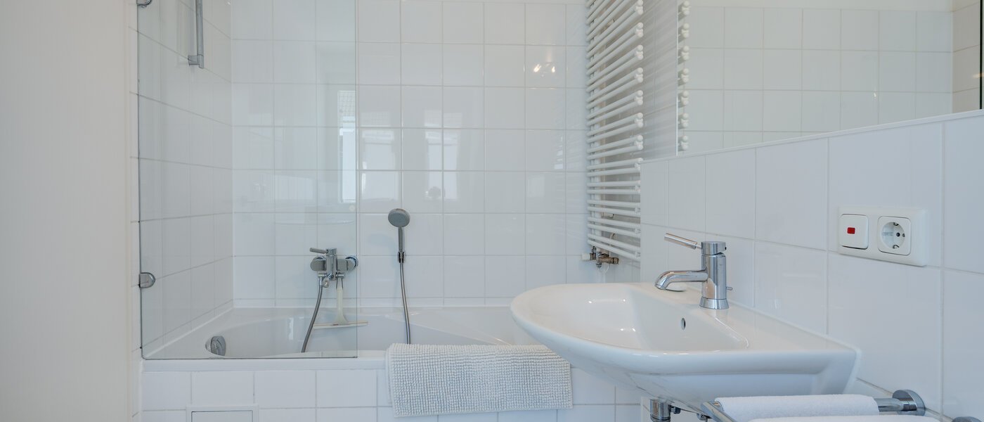 attico con terrazzo München Bogenhausen 02 bagno 9274