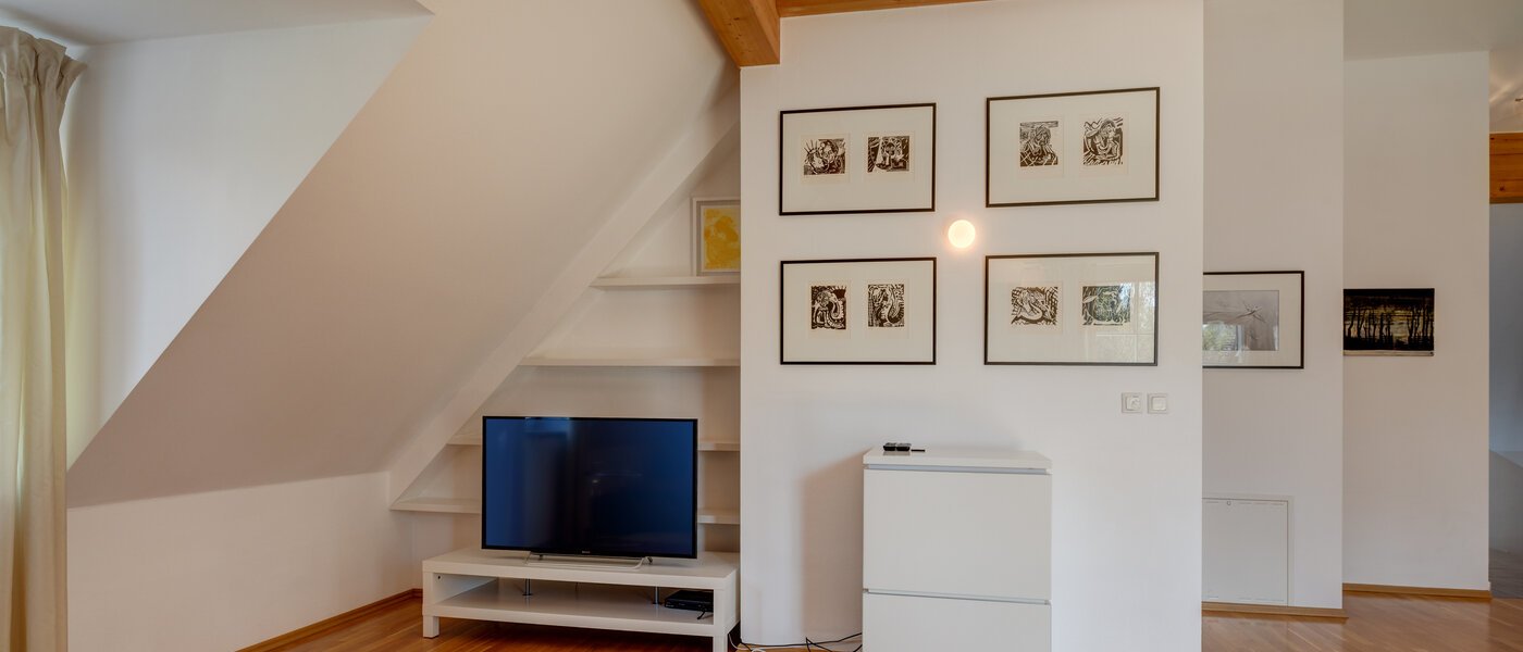 attico con terrazzo München Bogenhausen 03 soggiorno 9274