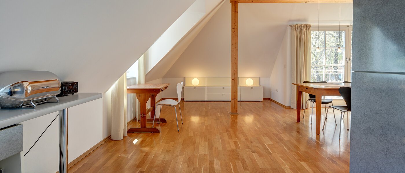 attico con terrazzo München Bogenhausen 06 soggiorno 9274