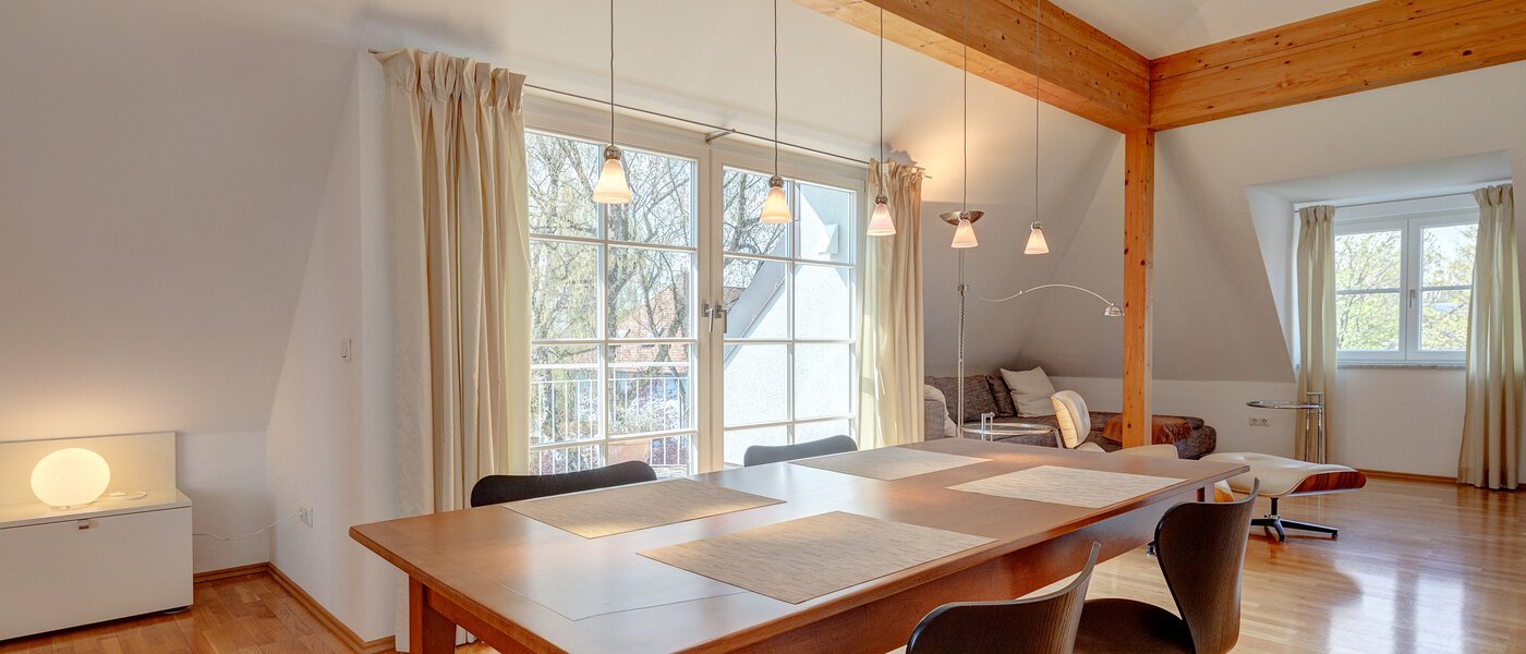 attico con terrazzo München Bogenhausen 07 soggiorno 9274