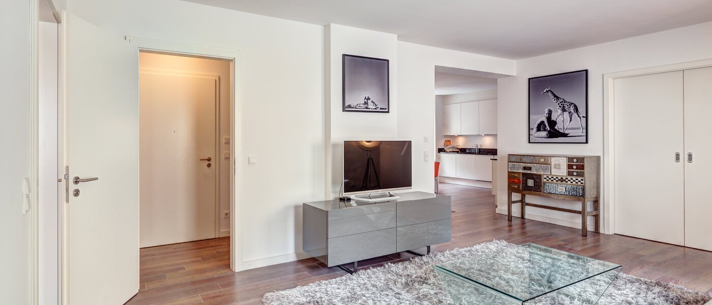 appartamento München Lehel 04 soggiorno 9478