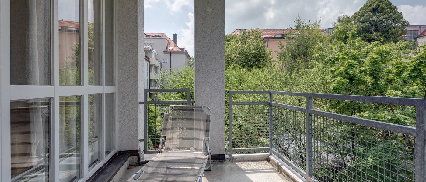 appartamento München Schwabing (links der Leopoldstraße) 02 balcone 9548