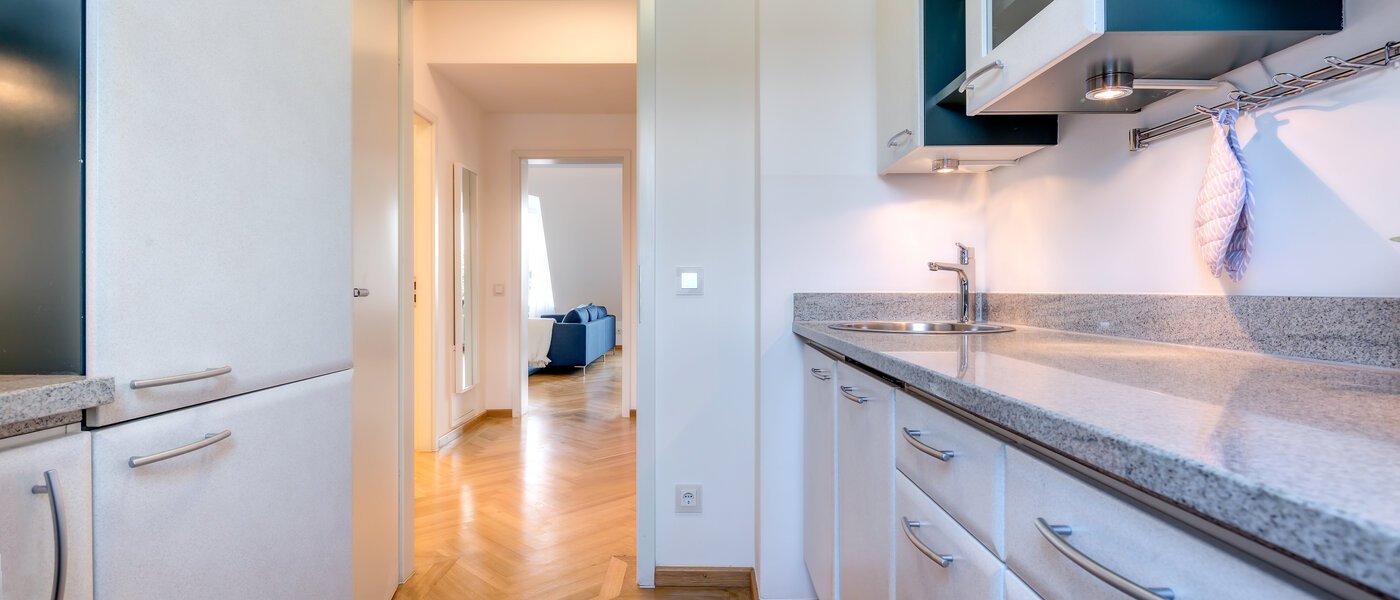 attico con terrazzo München Schwabing 02 cucina 9602