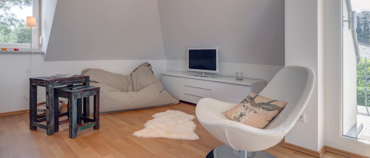 attico con terrazzo München Obermenzing 03 soggiorno 9637