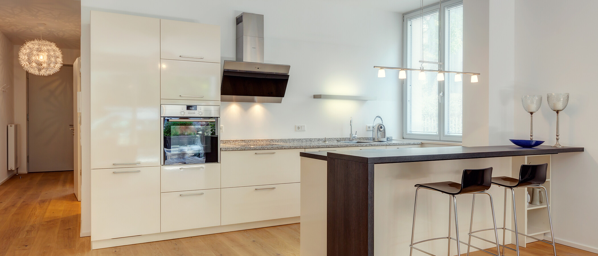 appartamento München Neuhausen 05 soggiorno 9686