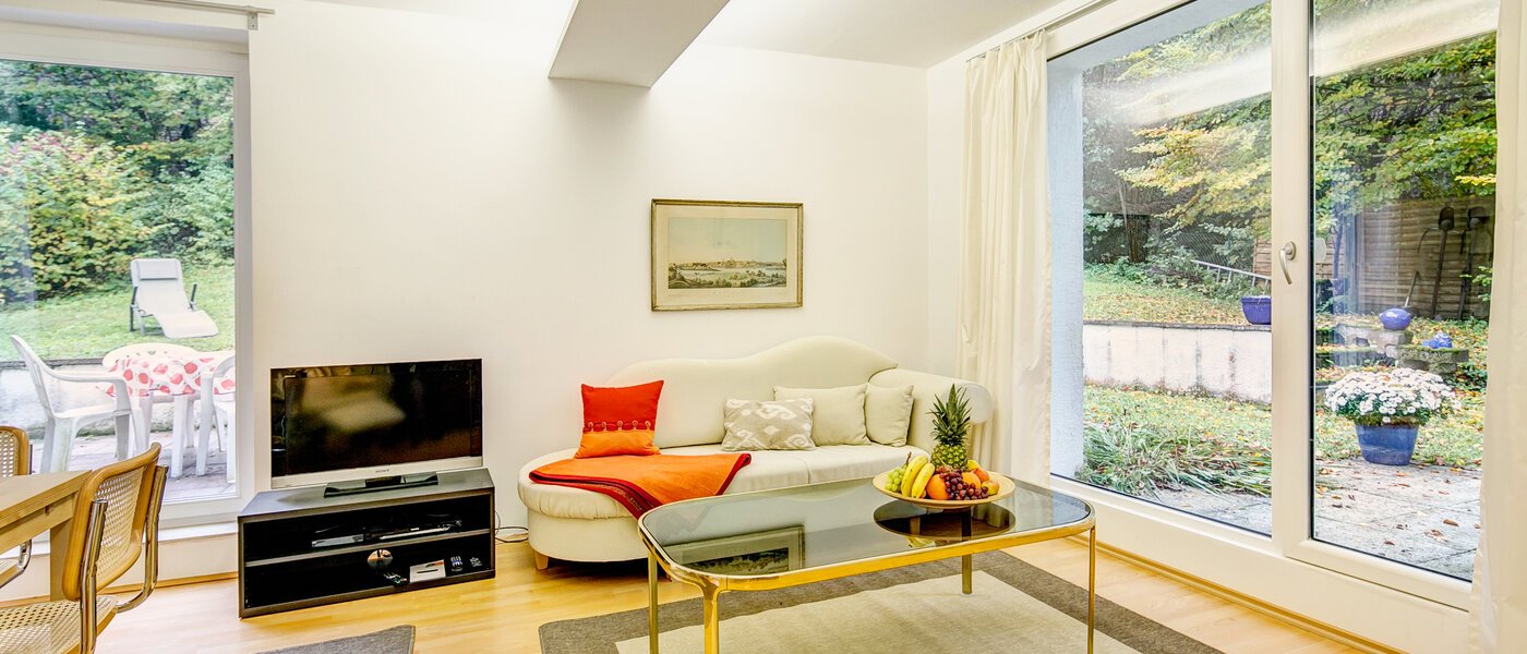 appartamento con giardino Gauting Stockdorf 01 soggiorno 9728