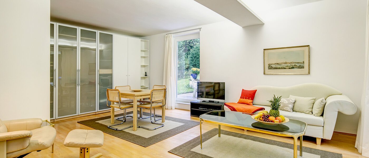 appartamento con giardino Gauting Stockdorf 02 soggiorno 9728