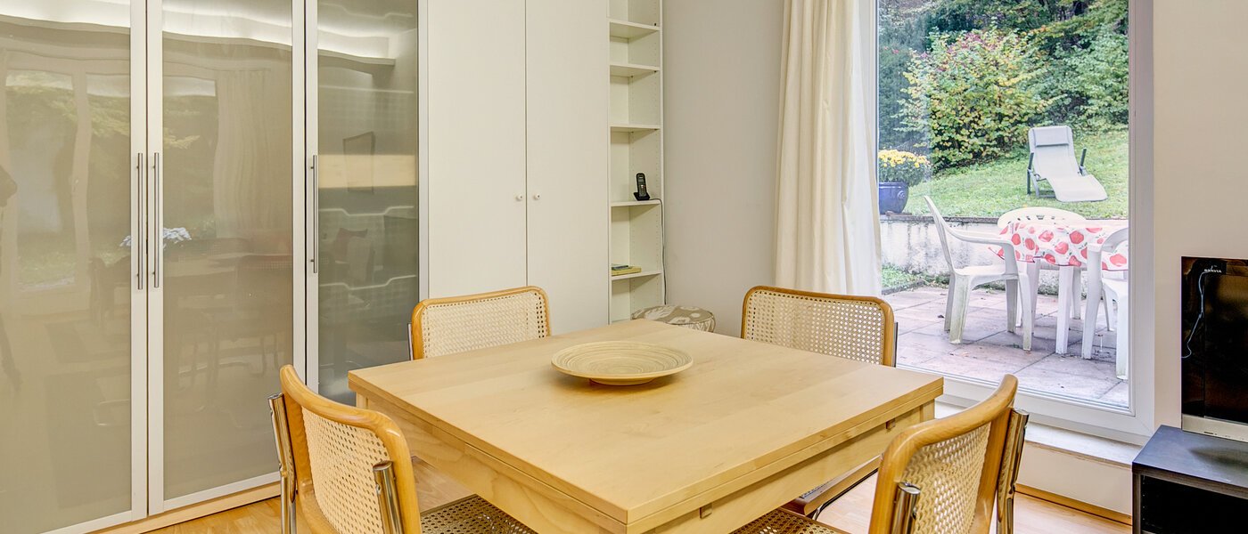 appartamento con giardino Gauting Stockdorf 03 soggiorno 9728