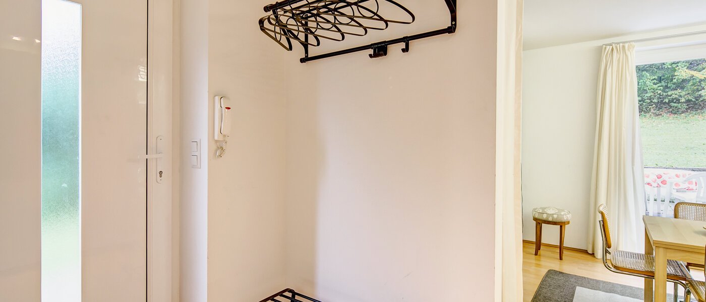 appartamento con giardino Gauting Stockdorf 02 ingresso/corridioio 9728