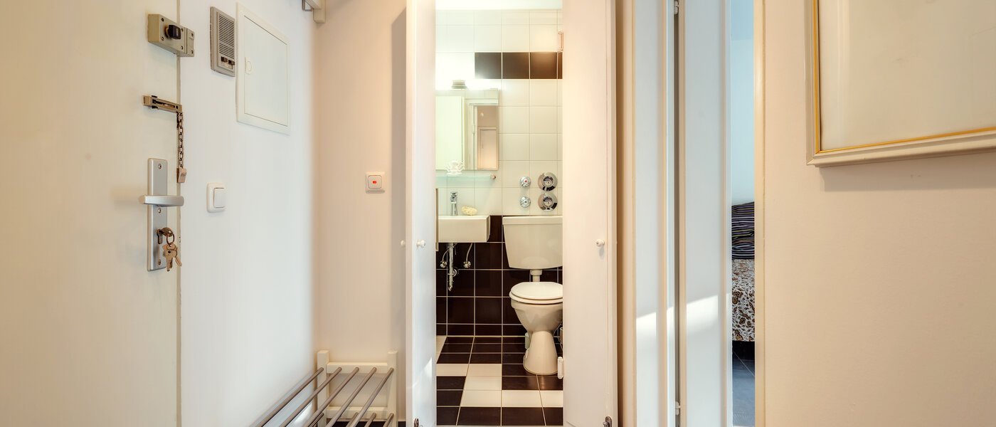 abitazione München Schwabing (rechts der Leopoldstraße) 02 ingresso/corridioio 9736