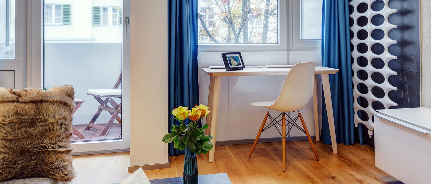 abitazione München Neuhausen 03 soggiorno 9737