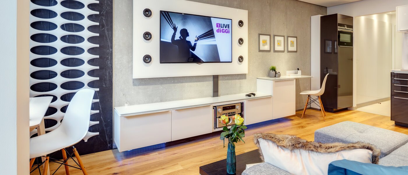 abitazione München Neuhausen 04 soggiorno 9737