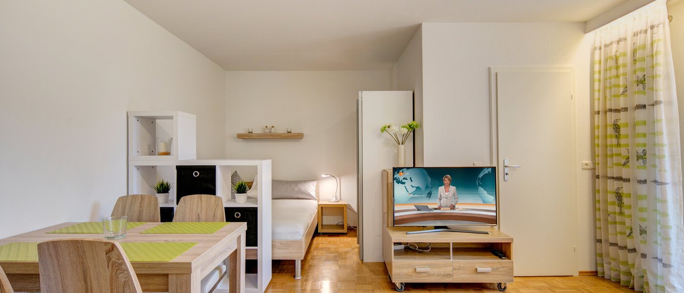 appartamento München Obermenzing 03 soggiorno 9775