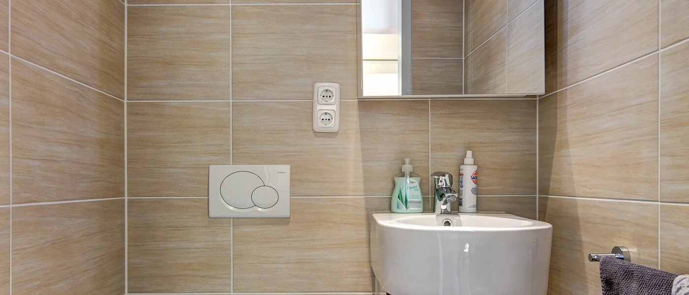 appartamento München Berg am Laim 01 toilette per gli ospiti 9783