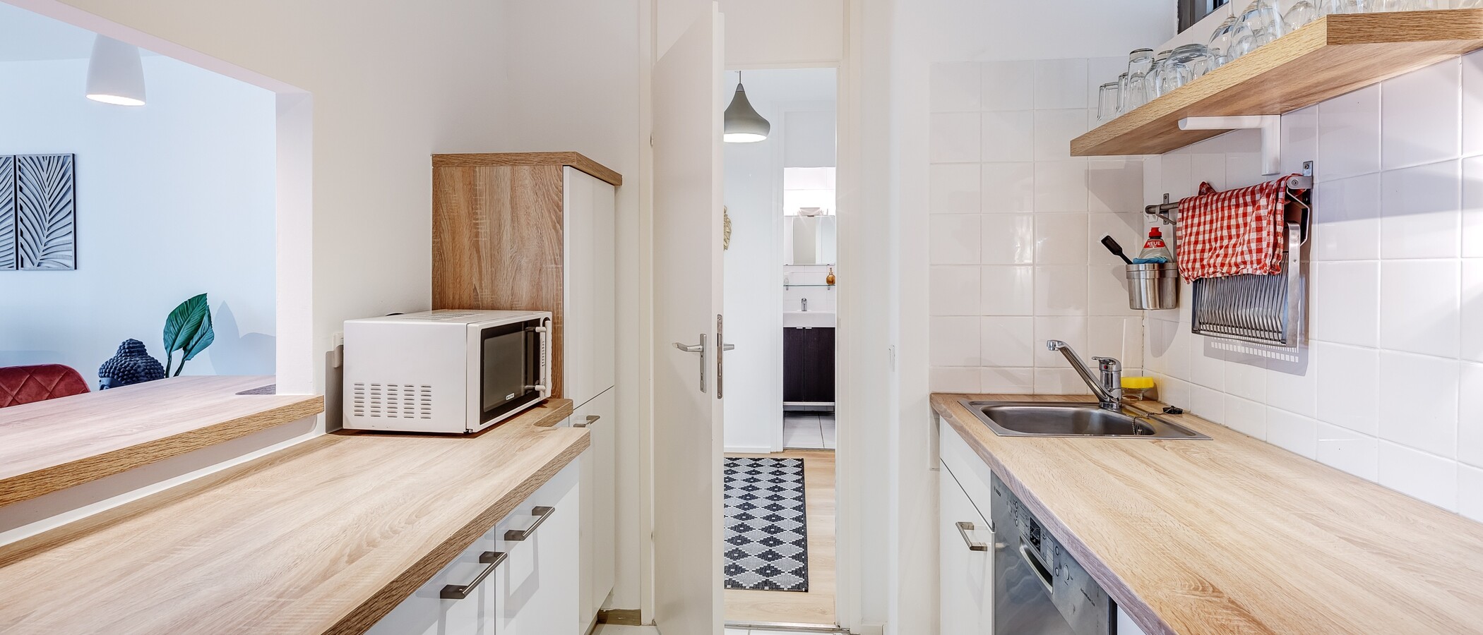 appartamento München Schwabing-Nord (zw. Leopoldstraße & Englischen Garten) 04 cucina 9789