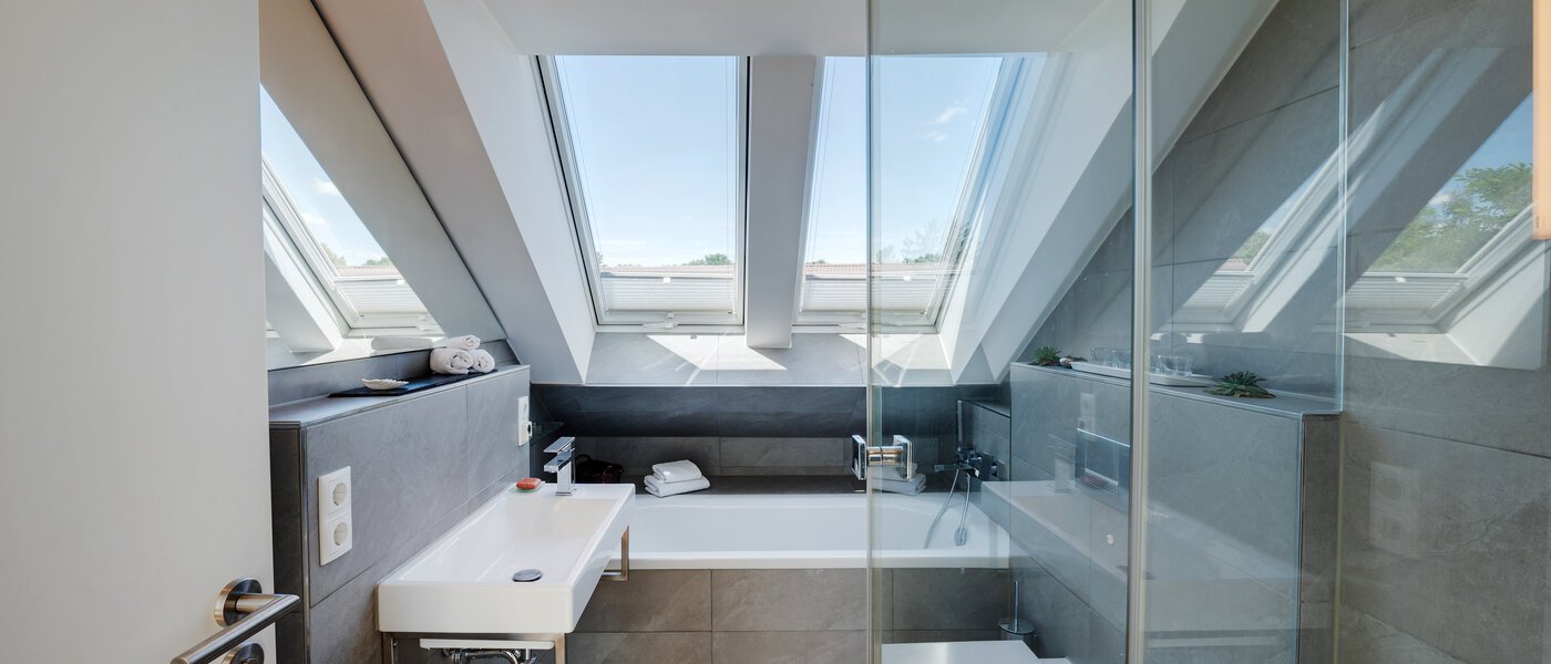 attico con terrazzo München Untermenzing 01 bagno 9794