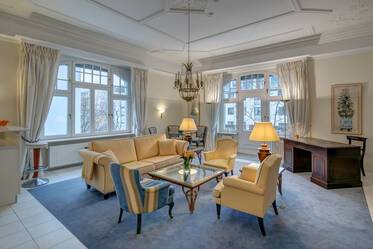 Appartamento molto ben arredato, a Schwabing
