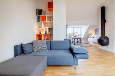 Attico molto ben arredato, a Schwabing