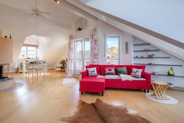 Attico molto ben arredato, a Neubiberg