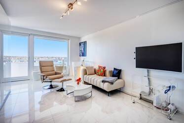 Appartamento di lusso in affitto con vista sulle Alpi e piscina 