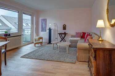 Appartamento molto ben arredato, a Schwabing
