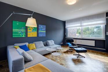 Attico con terrazzo molto ben arredato, a Fasangarten