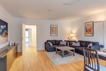 Appartamento molto ben arredato, a Schwabing
