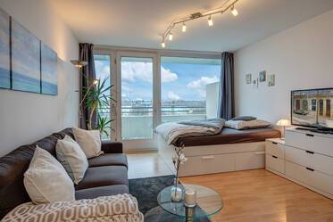 Con balcone esposto a sud, piscina e vista sulle montagne