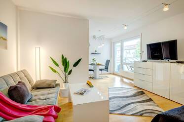 Appartamento molto ben arredato, a Schwabing