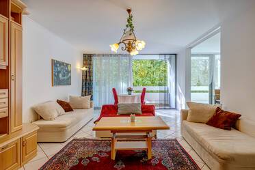 Appartamento praticamente arredato con balcone in affitto 