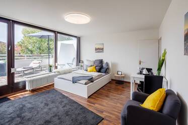 Attico con terrazzo ben arredato, a Sendling