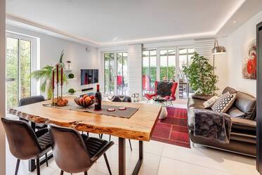 Appartamento con giardino molto ben arredato, a Schwabing