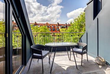 Attico con terrazzo molto ben arredato, a Schwabing