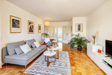 Appartamento molto ben arredato, a Schwabing-West