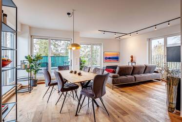 Penthouse molto ben arredato, a Pasing