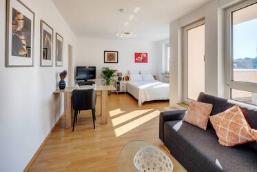 Attico con terrazzo ben arredato, a Neuperlach