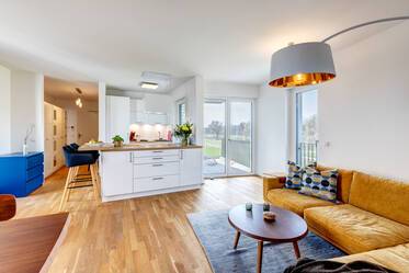 Attico con terrazzo molto ben arredato, a Freising