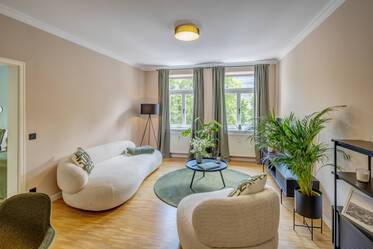 Affittasi: elegante appartamento con balcone
