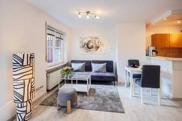 Trudering: appartamento recentemente arredato con balcone