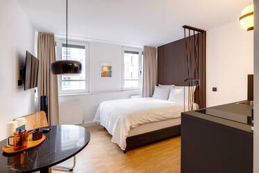 Bob W Monaco di Baviera Schwabing | Pocket Studio