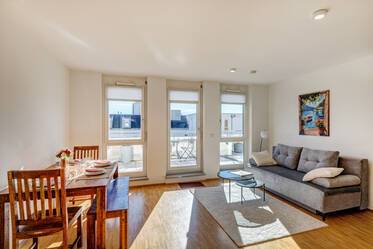 Luminoso appartamento mansardato con ampia terrazza