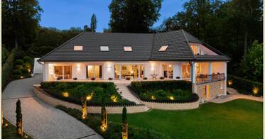 Splendida villa con vista panoramica sul lago