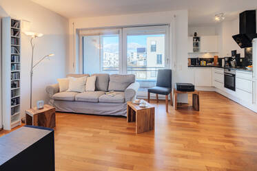 Perlach: Moderno bilocale con due balconi