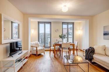 Appartamento molto ben arredato, a Schwabing
