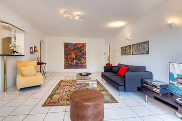 Appartamento molto ben arredato, a Schwabing
