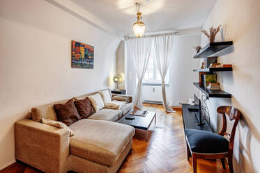Appartamento ben arredato, a Neuhausen