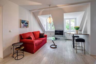 Attico molto ben arredato, a Glockenbachviertel