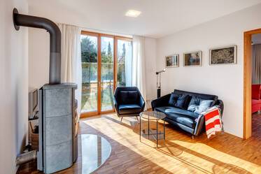 Appartamento con giardino molto ben arredato, a Harlaching