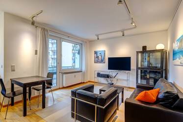 Appartamento molto ben arredato, a Schwabing