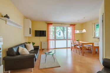 Helle 2-Zimmer Wohnung beim Rotkreuzplatz